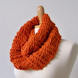 Infinity Scarf Knitting Pattern, Easy Beginner Chunky Knit Cowl, Loop Neck Warmer Tutorial image 1