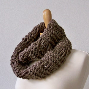 Infinity Scarf Knitting Pattern, Easy Beginner Chunky Knit Cowl, Loop Neck Warmer Tutorial image 4