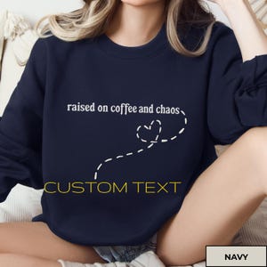 Op maat gemaakte sweater met geborduurde tekst: gepersonaliseerde Gildan-ronde hals