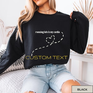 Op maat gemaakte sweater met geborduurde tekst: gepersonaliseerde Gildan-ronde hals