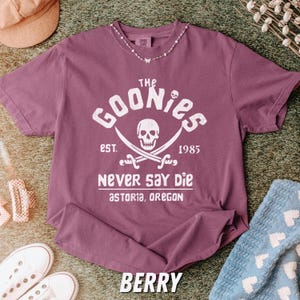 Goonies vintage t-shirt classique des années 80 film chemise rétro unisexe graphique t-shirt pop culture t-shirt confort couleurs cinéphile chemise bande dessinée