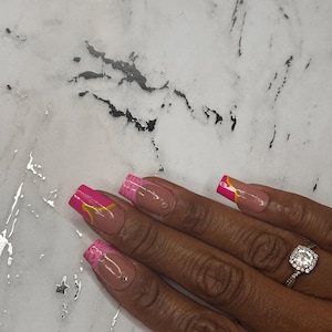 Pink Swirl Press On Nails