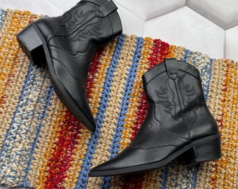 Vintage Black Ankle Cowboy Boots Women's Western Booties Pointed Toe Cuban Heel Y2K