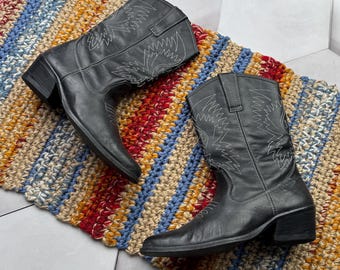 1990年代のヴィンテージ、ジェシーのブラック刺繍入りクラシック