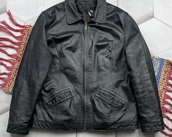 Chaqueta de cuero negra vintage para mujer, estilo Y2K, minimalista, con cremallera, estilo motero clásico.