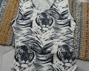 Tiger Print Sleeveless Shirt: Y2K Animal Graphic Top