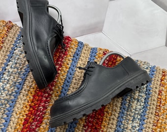 Vintage Black Leather Platform Shoes Women Lace Up Chunky Sole Oxfords