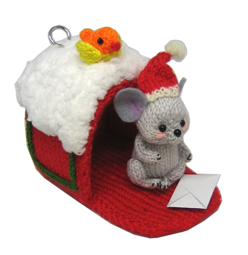 Sweet Little Mouse in Mailbox PDF email knit PATTERN image 1