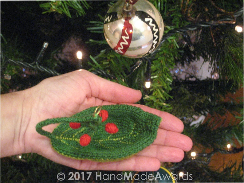 Little Mouse sleeping in a Leaf PDF Email Knit PATTERN image 3