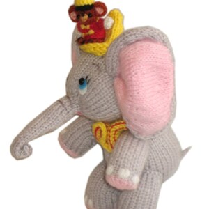 sweet Elephant with little friend pdf Email knit PATTERN image 2