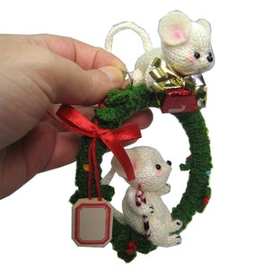 Mice with Christmas Wreath PDF Email Knit PATTERN