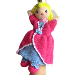 Sofia QUEEN PUPPET Pdf Email Knit PATTERN image 2