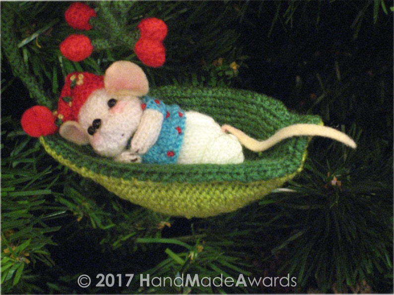 Little Mouse sleeping in a Leaf PDF Email Knit PATTERN image 4