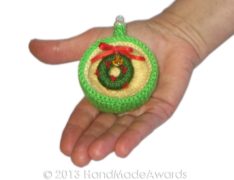 Christmas Diorama Ball Holiday WREATH Ornament Pdf Email Knit PATTERN image 2