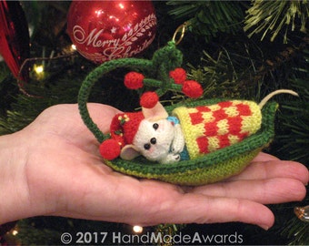 Little Mouse sleeping in a Leaf PDF Email Knit PATTERN