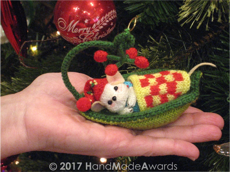 Little Mouse sleeping in a Leaf PDF Email Knit PATTERN image 1