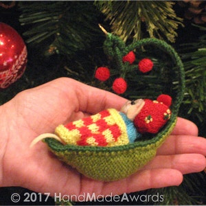 Little Mouse sleeping in a Leaf PDF Email Knit PATTERN image 2