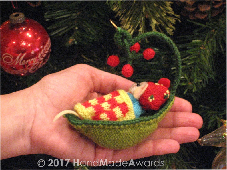 Little Mouse sleeping in a Leaf PDF Email Knit PATTERN image 2