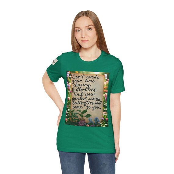 Inspirational Butterfly Graphic Tee – 2025 Trend Comfort Colors Unisex Shirt – “Set Yourself Free” Retro Boho Motivation Tee – Gift for Her