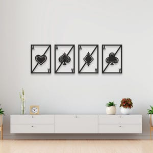 Art mural en métal, lot de 4 cartes à jouer de poker | Décoration murale Gambit | Art mural couleur royale | Décoration de casino | Cadeaux de poker | Cadeau pour homme