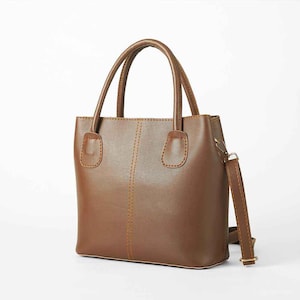 Leather Tote Bag: Brown Everyday Elegance with Adjustable Strap