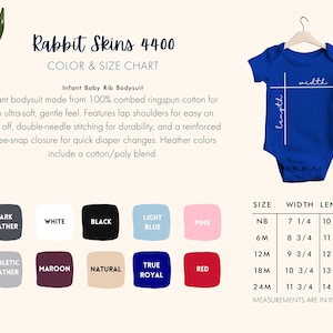 以下が含まれることがあります： Rabbit Skins 4400のロイヤルブルーのベビーボディスーツ。サイズチャートはインチで表示。ダークヘザー、ホワイト、ブラック、ライトブルー、ピンク、マルーン、ナチュラル、レッドなどの色が含まれています。ボディスーツはラップショルダーと3つのスナップ留めです。