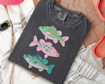 Comfort Colors® Preppy Fish T-Shirt, Bass Coastal Beach Graphic Tee, Ocean Summer Shirt, Women's Beach Shirt, Summer Lover Gift Beach Shirt