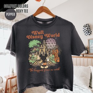 Comfort Colors® Retro Disney World Boxy T-shirt, Happiest Place Disney Crop Top, Vintage Mickey Crop Top, Retro Aquarel Disney T-shirt, Disneyskjorta bild 2
