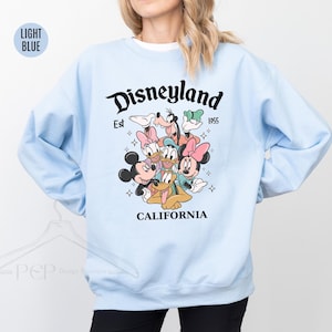 Sudadera retro de Mickey y sus amigos de Disneyland, camiseta gráfica de Disneyland de 1955, suéter vintage de vacaciones de Disney, sudadera con personajes de Disney imagen 4