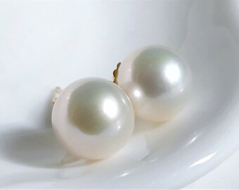 14k Pearl Studs, 8.5mm Ivory White Freshwater Pearls in 14k Yellow Gold Posts, Swirl Friction Push Back, Vintage Style Simple Pearl Studs