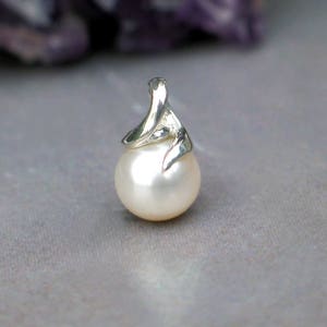 Solitaire 7mm - 8mm White Freshwater Pearl Pendant, Sterling Silver Swirl Pendant Necklace, June Birthstone Gift, Simple Everyday Pearl