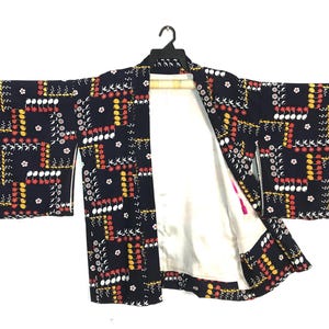 Vintage Kimono Japanese Traditional Noragi Haori Hanten Happi Jacket Pattern Roses Overprint Motifs Design B566 Size M (Silk)(one Pinhole)