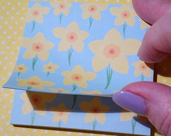 Daffodil Sticky Notes: 3" Square Floral Notepads