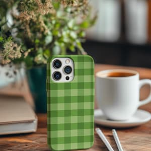 Grün Gingham Handyhülle: Stoßfest, kabelloses Laden