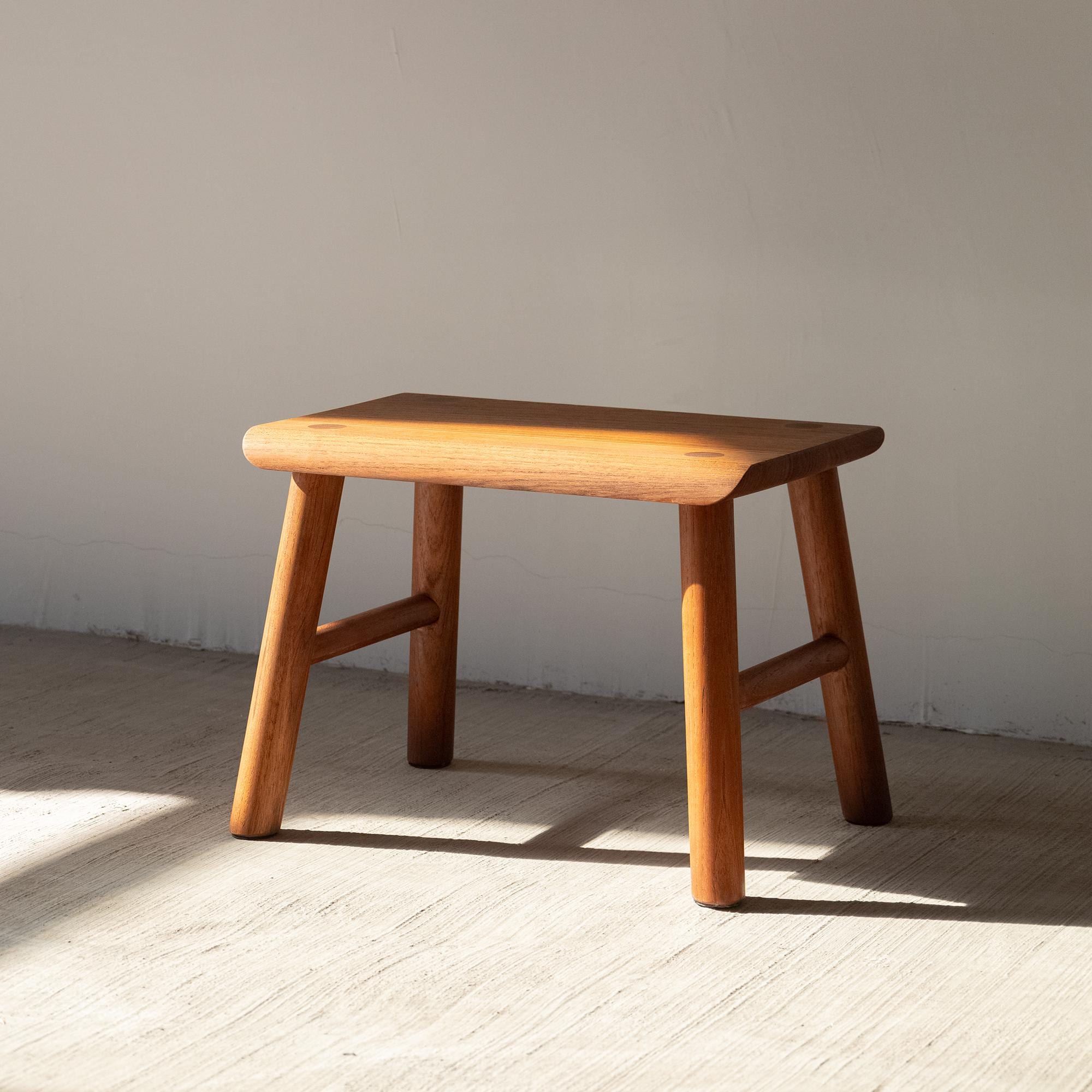 ミッドセンチュリーステップエンドテーブルリビングやベットサイドに天然チーク無垢材 ミッドセンチュリーステップエンドテーブルリビングやベットサイドに