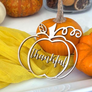 Personalized Pumpkin Place Cards | Wooden Thanksgiving Table Decor