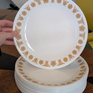 Vintage Pyrex Corelle by Corning Crossover Butterfly Gold Small Dinner Plates, Retro MCM Kitchen, 8.5&quot; Round - Set of 17