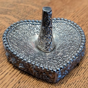 Vintage Heritage Mint Heart Shaped Silver Plated Ring Jewelry Holder