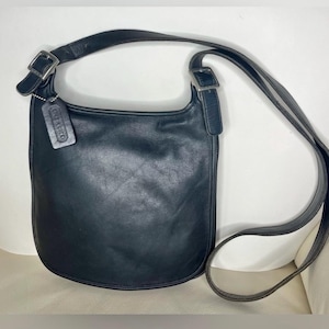 Vintage Coach Hippie Flap 9135 made in 2000, black, full grain glove tanned leather, made in the USA, crossbody purse bag pocketbook
