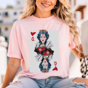 T-shirt Queen of Hearts, vintage kaart T-shirt, speels retro shirt, uniek cadeau voor gamers, cosplay en vrijetijdskleding