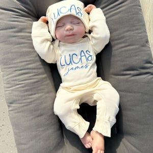 Personalized newborn Baby Outfit, Custom Baby Outfit, Embroidered Newborn Bodysuit, Baby Coming Home Outfit, Embroidered Newborn Outfit