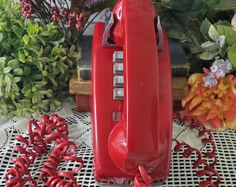 Telefone de mesa Western Electric 2500 vermelho vintage dos anos 70/80: teclado de discagem por tons. Configuração incomum e montagem na parede. Não testado.