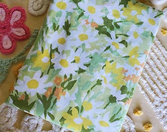 1970s Dapper Daisy Double Fitted Sheet: Retro Yellow & Green Floral Bedding. Decor/Crafts/Quilts.