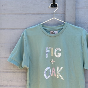 Camiseta personalizada con texto y palabra hecha a mano