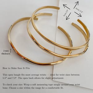 Brazalete de oro resistente al agua - Brazalete fino con ondas de oro de 14 quilates / Brazalete clásico abierto / Brazalete deslizante / Regalo estético para ella imagen 8