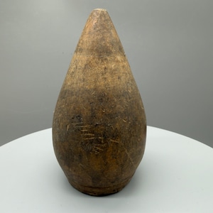 Antiguo pasador de madera maciza victoriano para abocardar tuberías de fontanería, con pátina, decoración primitiva.