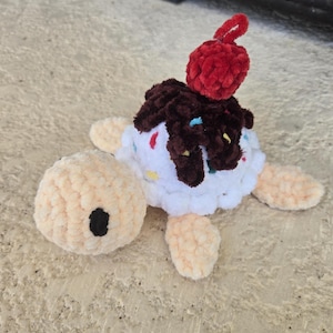 Customizable Ice Cream Sundae Turtle, Personalized Crochet Turtle Plushie, Gift for Kids Birthday