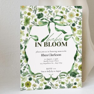 Grünes Babyparty-Baby in Bloom einladen, kleine Wildblumen-Einladung, Boho Gender Neutral Karte, Blumengrün-Gartenparty-Thema, im Freien