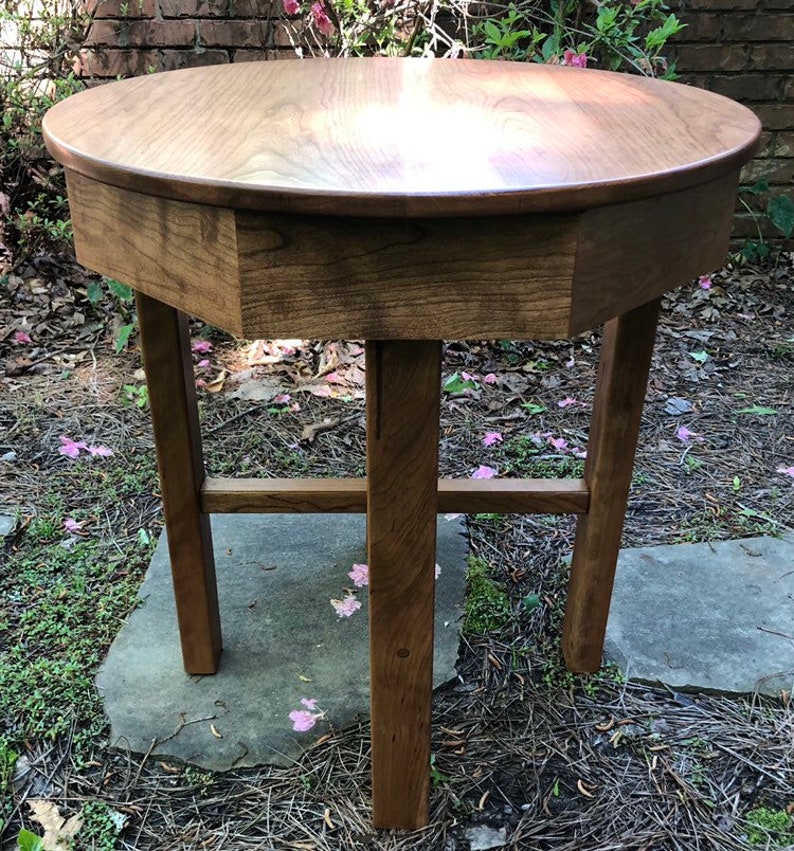 Mr2 Solid Cherry Round Table With Octagonal A