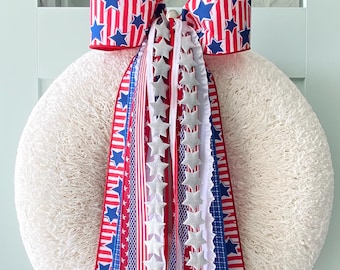 Juego de cintas patrióticas con lazo para corona, con clip metálico incorporado.